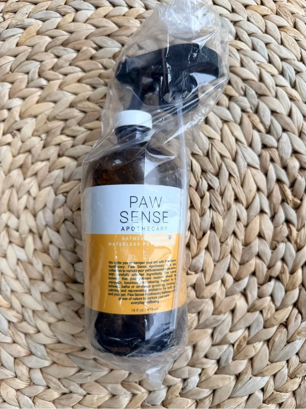 NWT Paw Sense Apothecary Oatmeal Mango Waterless Pet Shampoo – 16 oz